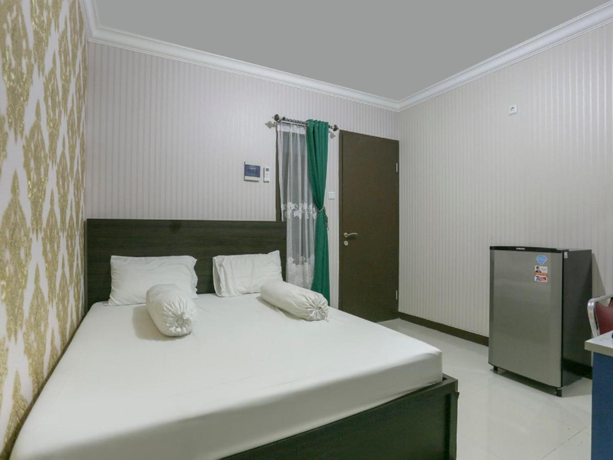 Oyo Life 3520 Indoniaga Palace Тангеранг Екстериор снимка