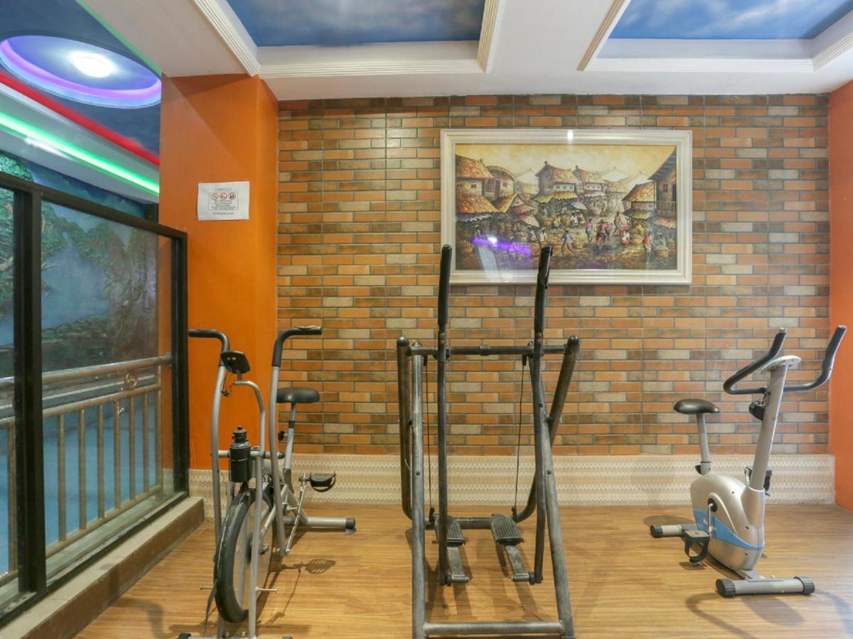 Oyo Life 3520 Indoniaga Palace Тангеранг Екстериор снимка